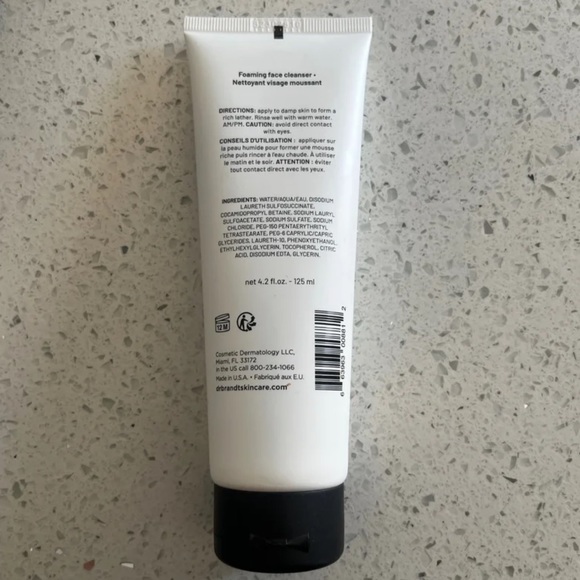 DR. BRANDT SKINCARE Foaming Face Cleanser - Picture 2 of 3